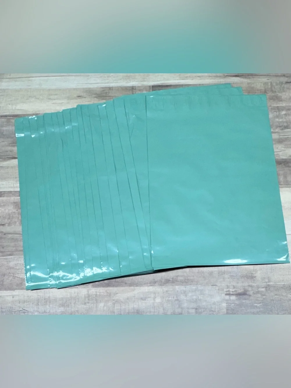 20 Metronic Poly Mailer Bags 10x13 in Grayed Jade Green